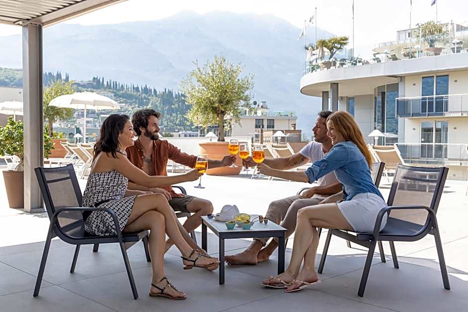 Aris Apartments & Sky Pool - Tonelli Hotels - Adult Friendly