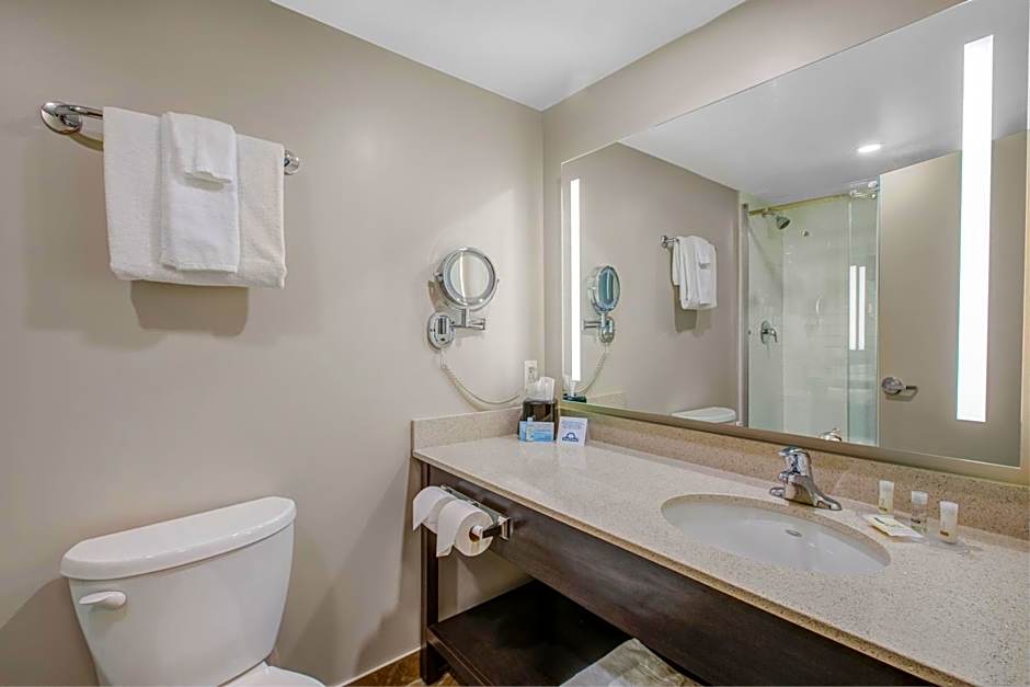 Days Inn & Suites by Wyndham Lindsay