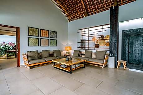 Four-Bedroom Luxury Pool Villa Paddy View