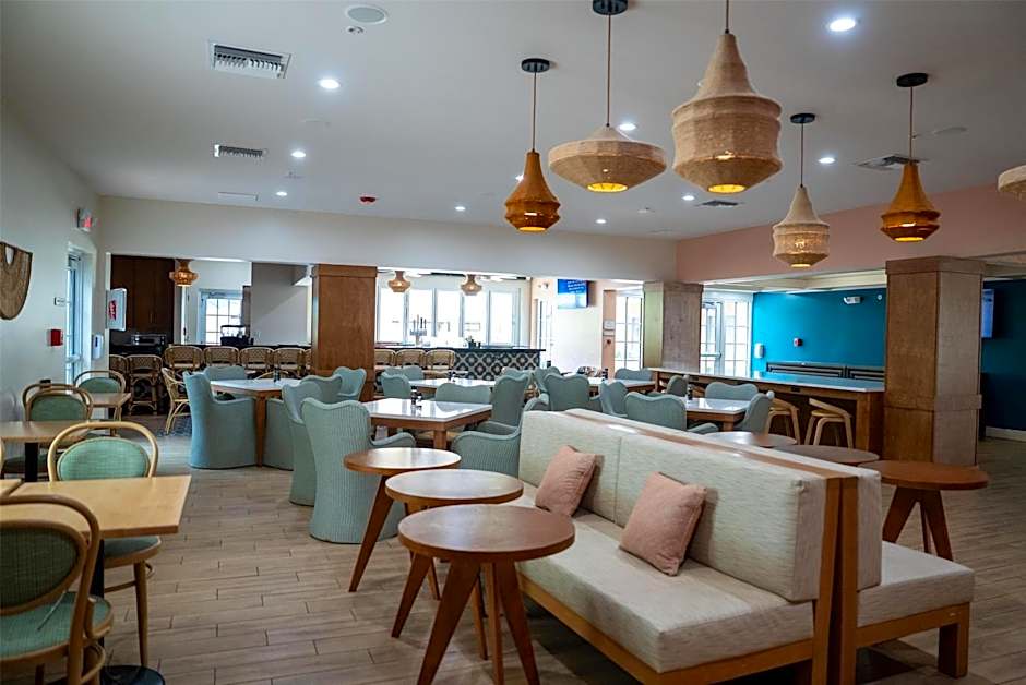 Inn of Naples, Tapestry Collection by Hilton