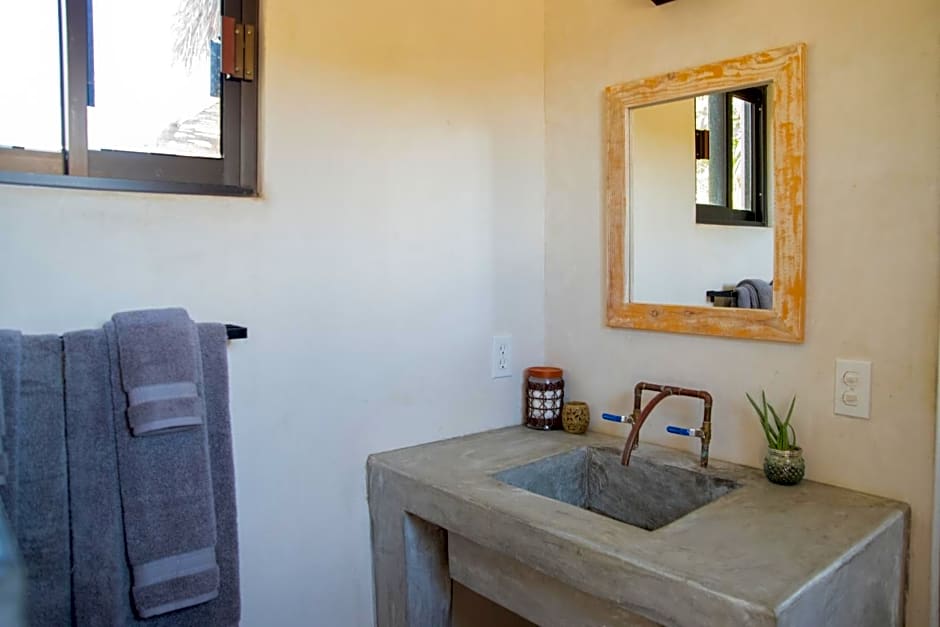 Pure Baja Private Suites-Upscale Property with Infinity Pool and Lush Gardens