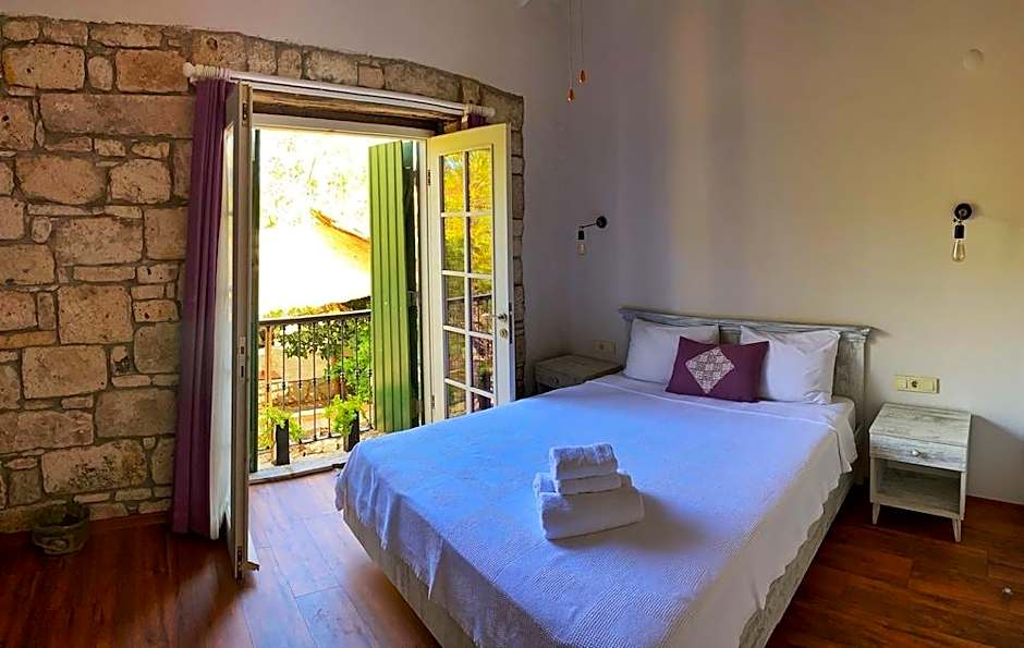 Oberj d'Azur Alacatı