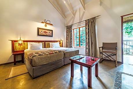 Standard Room with Courtyard View