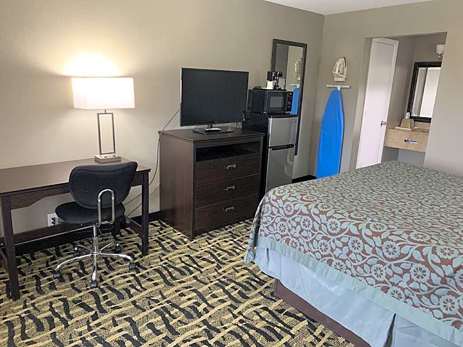Days Inn & Suites by Wyndham Collierville Germantown Area