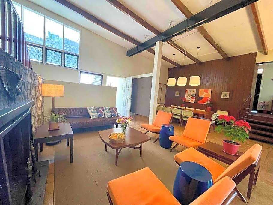 Mid-Century Modern Centrally Located Garden Oasis