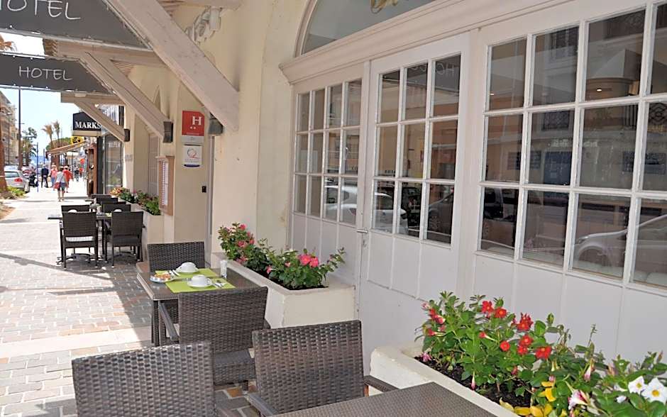Brit Hotel Confort Le Revest Sainte-Maxime
