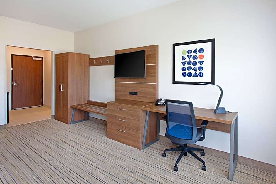 Holiday Inn Express and Suites Moses Lake By IHG