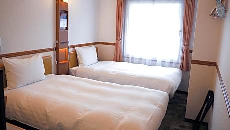 Twin Room - Non-Smoking