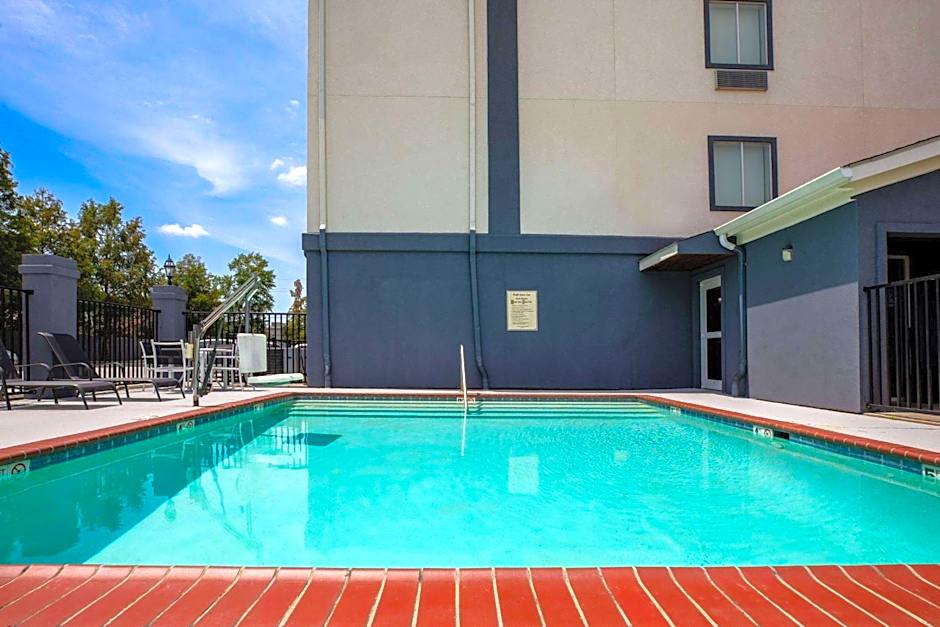Days Inn by Wyndham Baton Rouge I-10