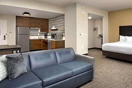 Queen Studio with Sofa Bed and Garden View - Hearing Accessible