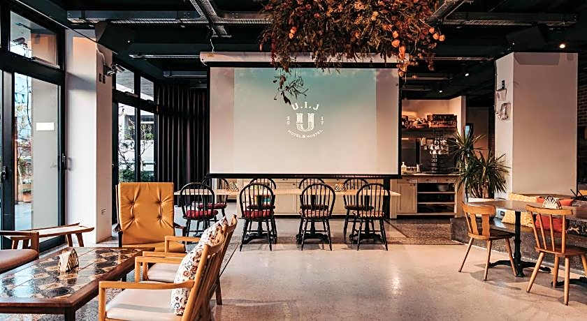 U.I.J Hotel&Hostel (UIJ)