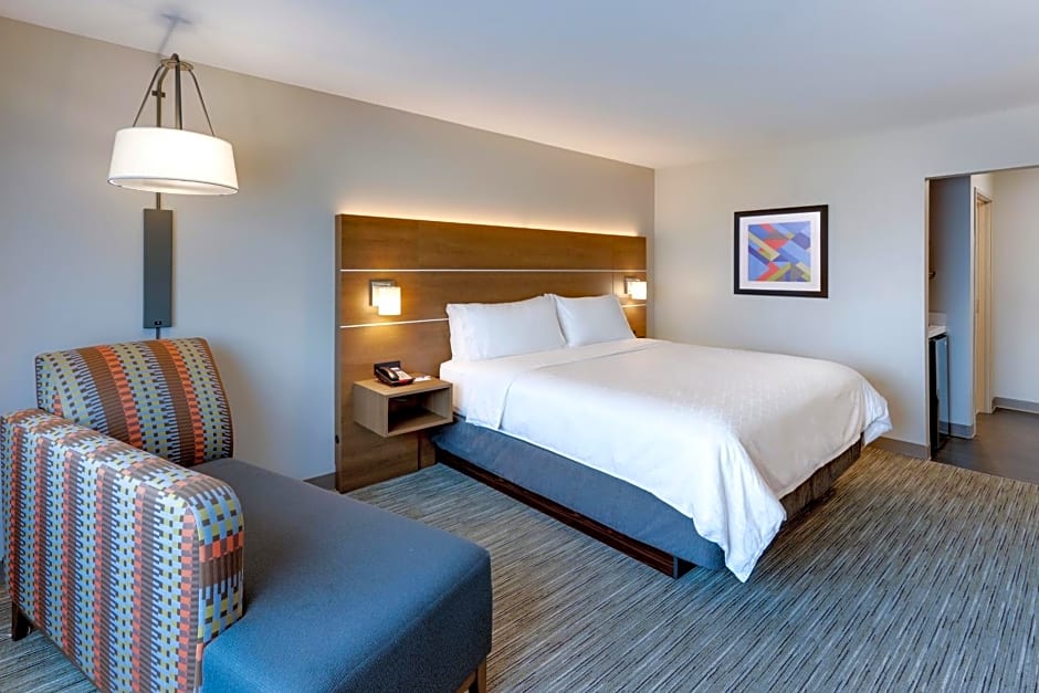 Holiday Inn Express & Suites Middletown - Goshen By IHG