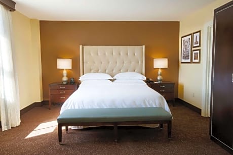 1 King Riverview Suite