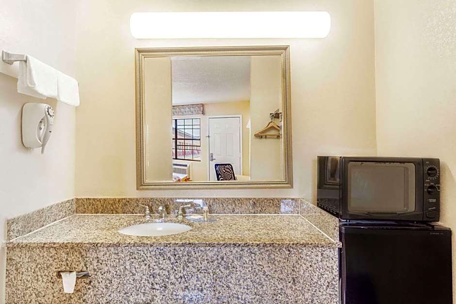 Days Inn by Wyndham Yazoo City