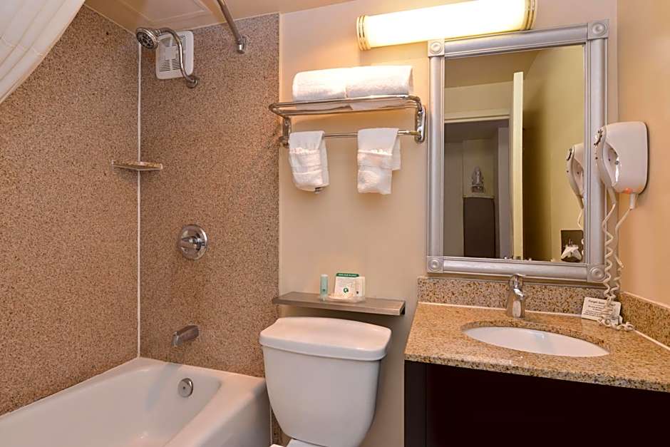 Quality Inn & Suites Montebello - Los Angeles