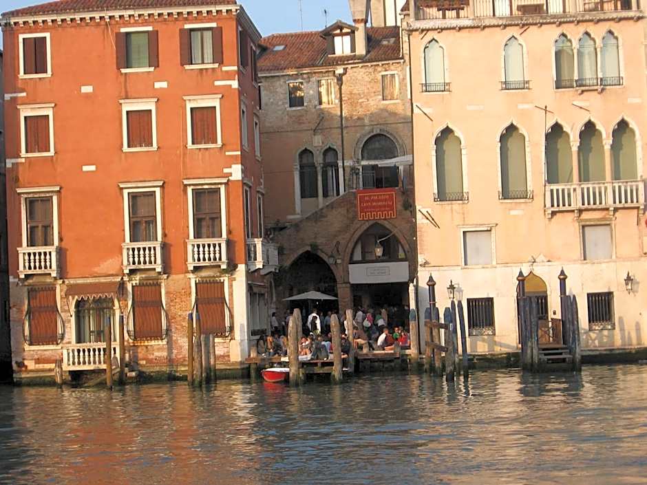 Palazzo Lion Morosini - Check in presso Locanda Ai Santi Apostoli
