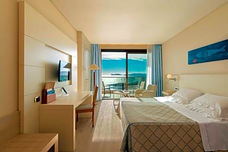 Double Room with Balcony and Frontal Sea View