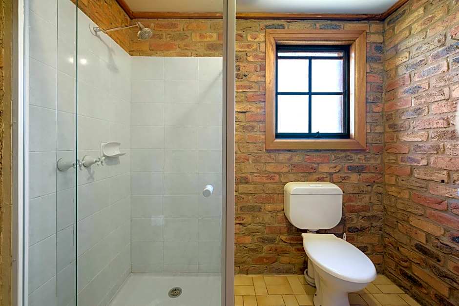 The Settlement Historic Hotel