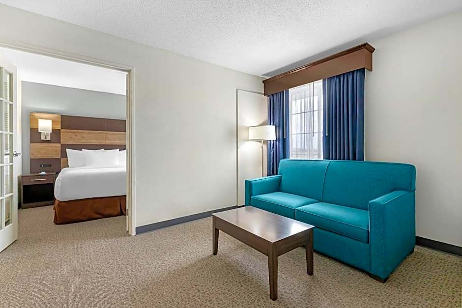 MainStay Suites Madison Airport