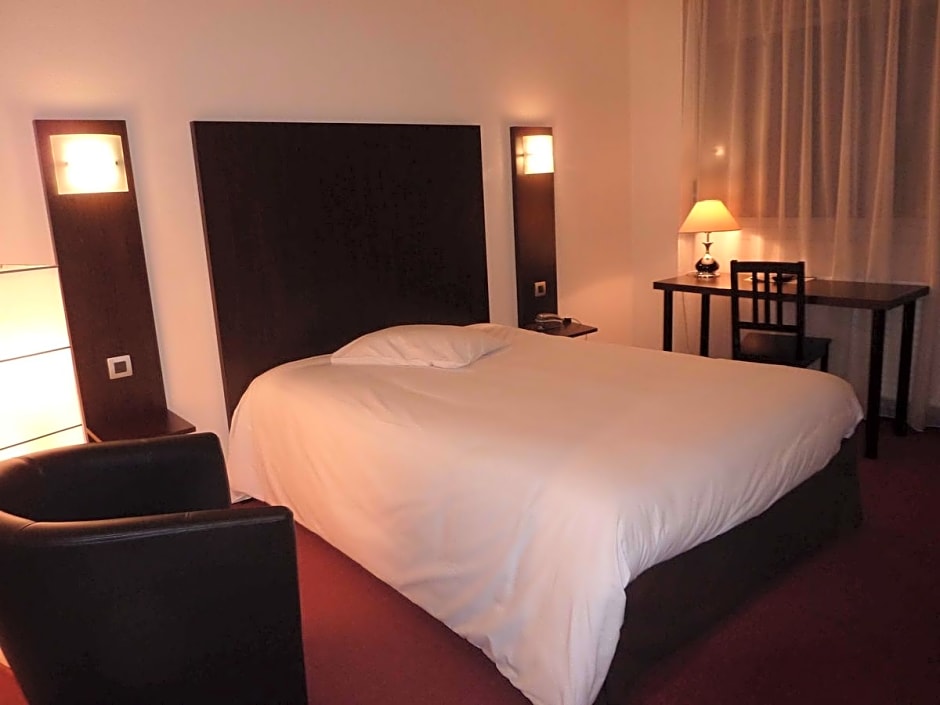 Adonis Lyon Est Hôtel Artys