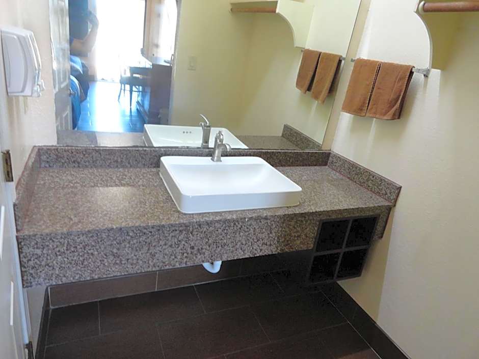 Americas Best Value Inn Brownsville