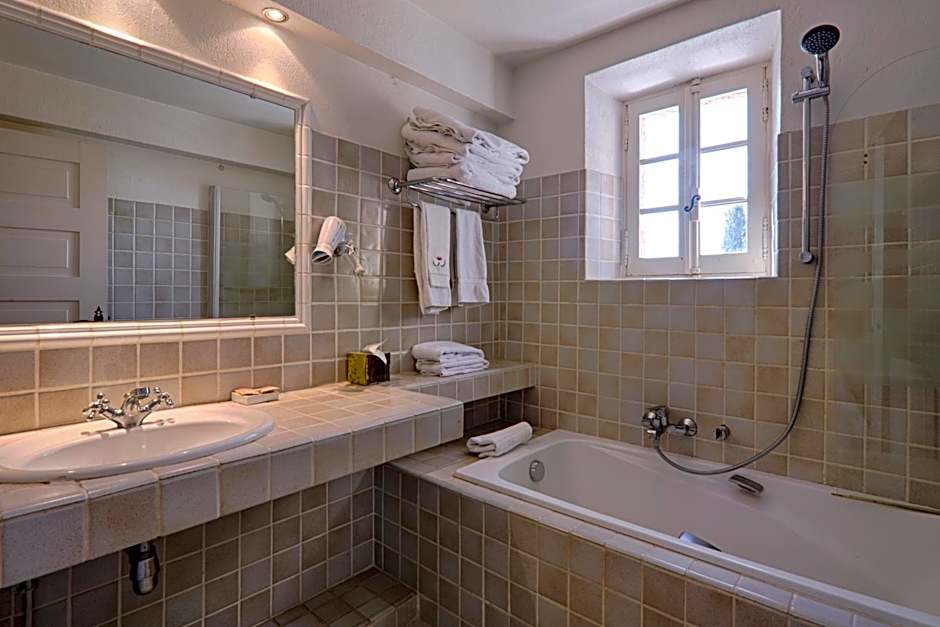 Le Manoir de L Etang – Mougins, CT