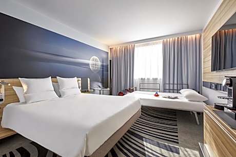 Standard Room with Swimming Pool View