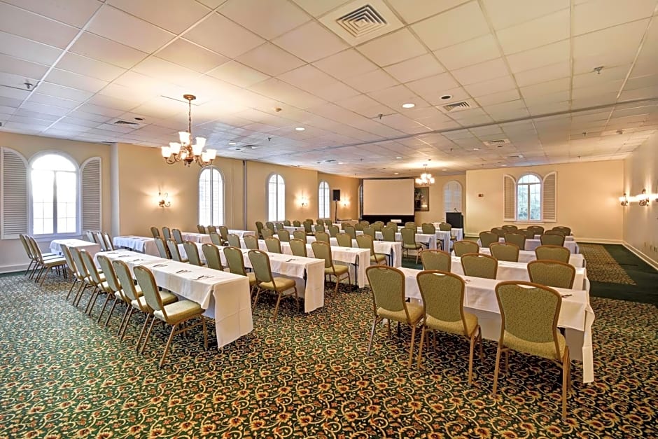 Embassy Suites Charleston - Historic District