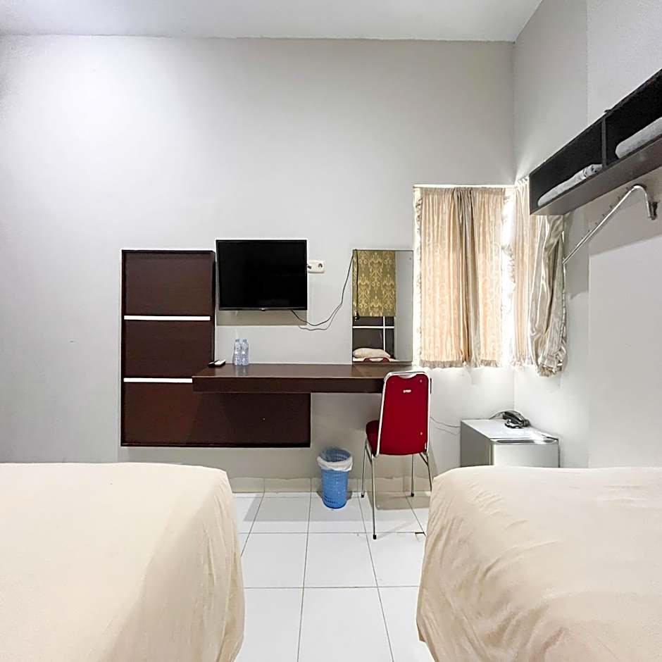 RedDoorz at Lucky Inn Panakukkang Makassar