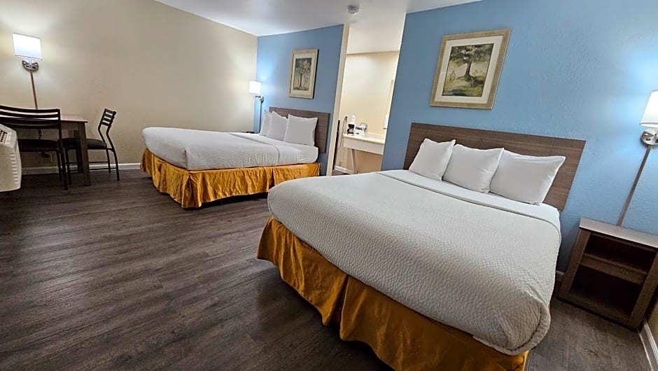 Travelodge by Wyndham Wenatchee
