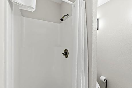 King Suite - Accessible/Non-Smoking