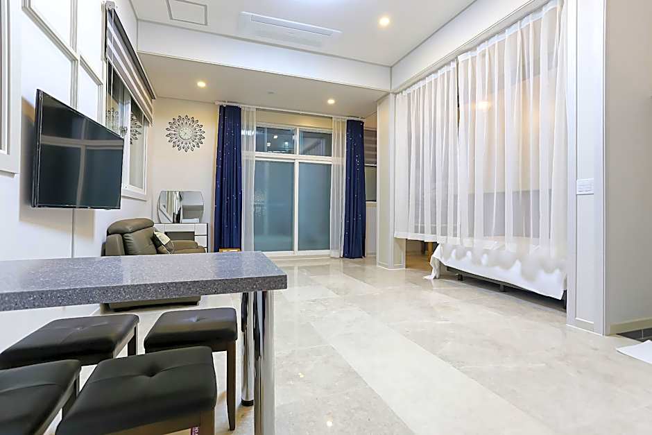 Gangneung Buchaegil Motel and Pension
