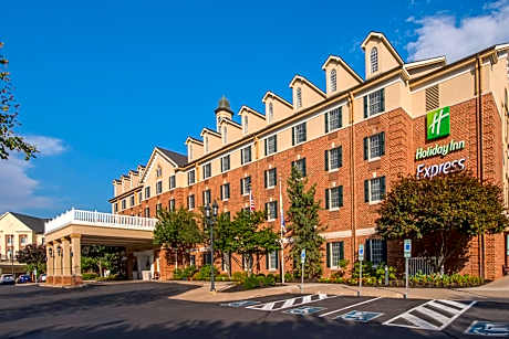 Holiday Inn Express State College at Williamsburg Square By IHG