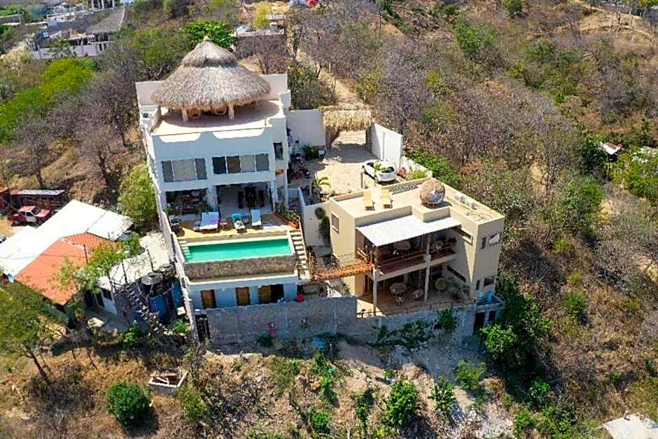 Casa Roni by Xeno - 5 Bedroom Luxury Villa with Ocean View