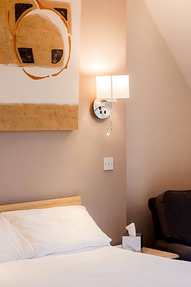 San Clu Hotel, Bar & Brasserie