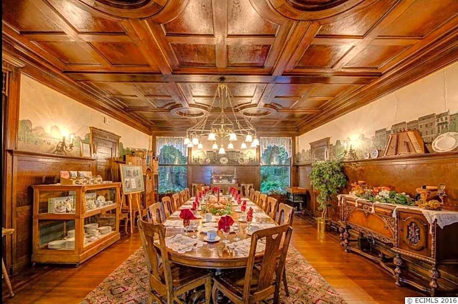 The Hancock House Bed & Breakfast Inn