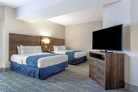 Queen Suite with Two Queen Beds and Roll-In Shower - Accessible/Non-Smoking