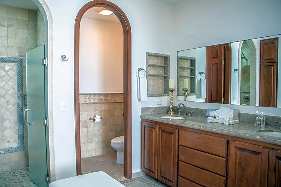 Casa Blanca Golf Villas