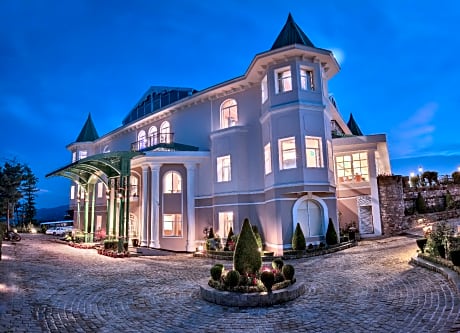 Club Mahindra Pristine Peaks, Naldehra