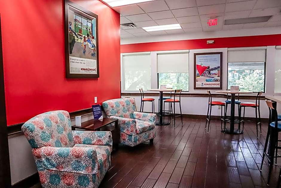 Howard Johnson by Wyndham Ocala FL
