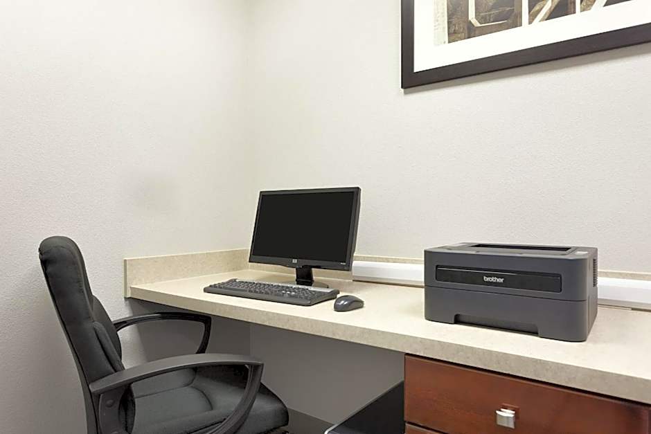 Country Inn & Suites by Radisson, Harrisonburg, VA