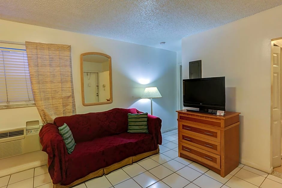 Richard's Motel Studios