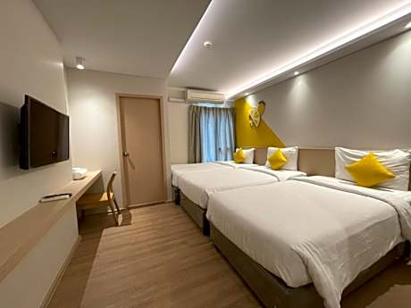 Deluxe Triple Room