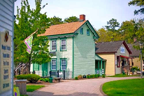 Colonial Inn