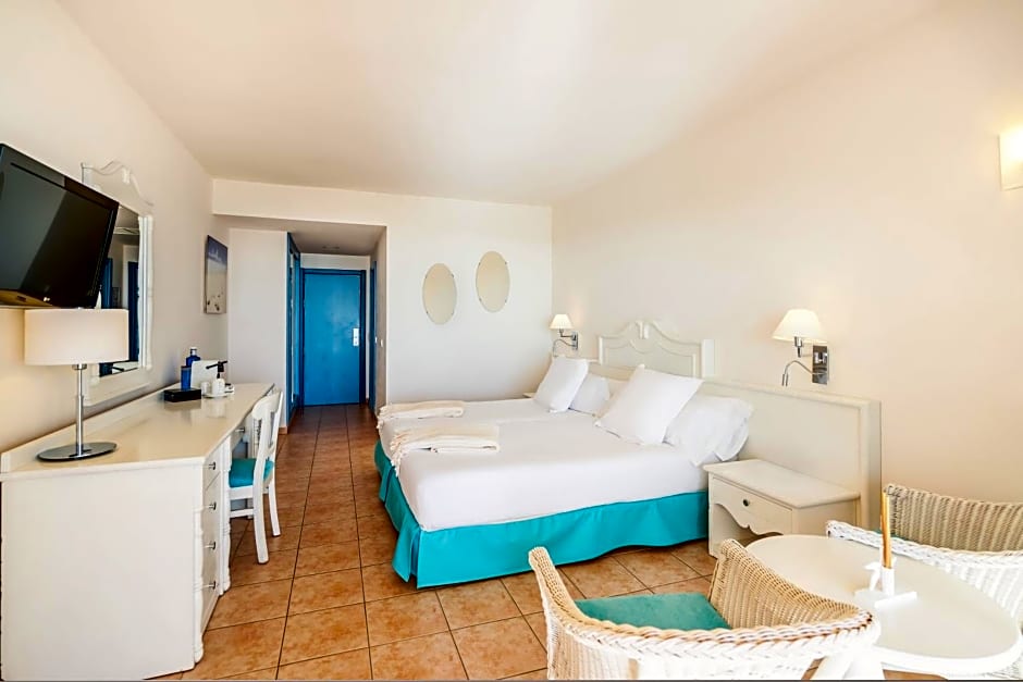 Iberostar Waves Playa Gaviotas All Inclusive