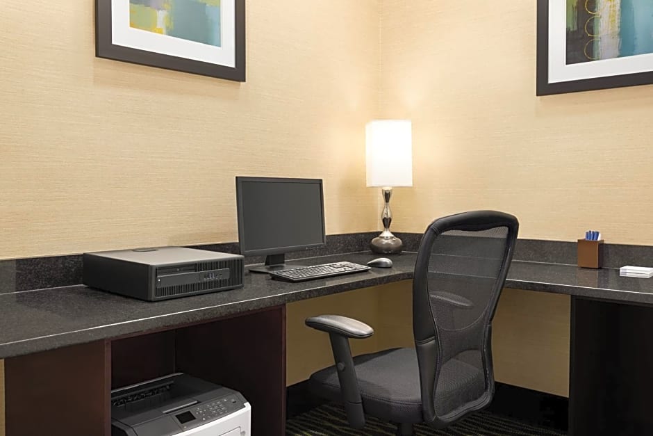 Holiday Inn Express Hotel & Suites Edmond By IHG