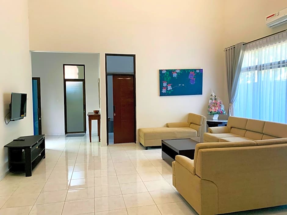 The Nalaya Hotel & Resto