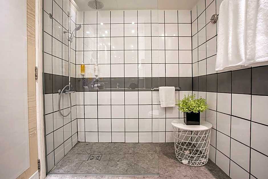 Crowne Plaza Limassol By IHG