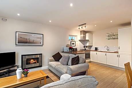 Park Place Court - Close to Beach with Parking