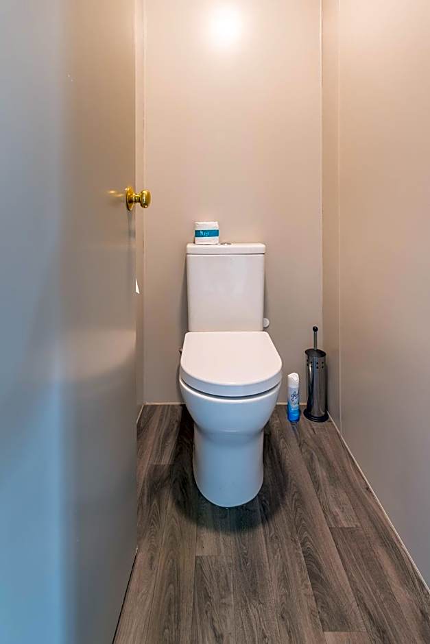 Lakeside Motel & Apartments